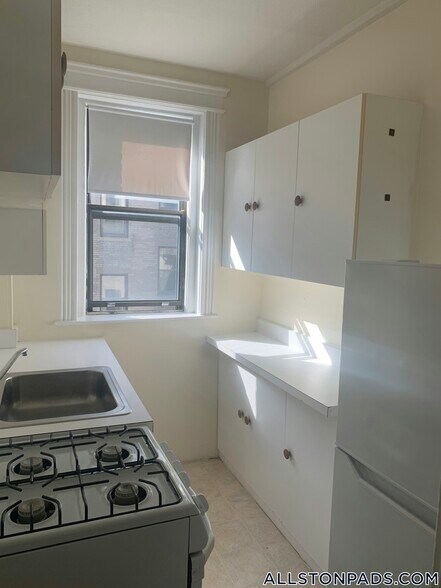 Primary Photo - 1152 Commonwealth Ave