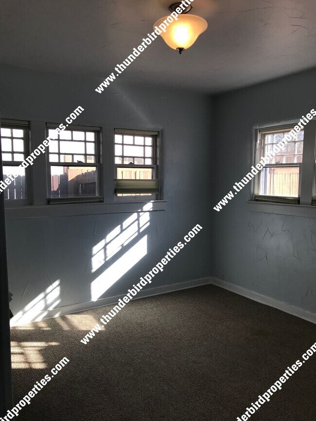 Building Photo - CNM/UNM Beauty