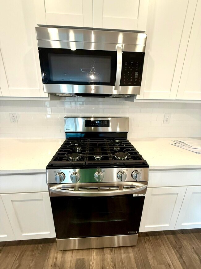 Building Photo - 9093 Malahide Ln