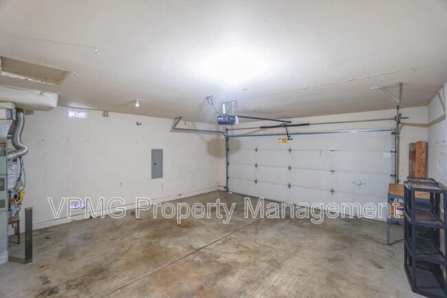 Building Photo - 3107 NE 148th Ave