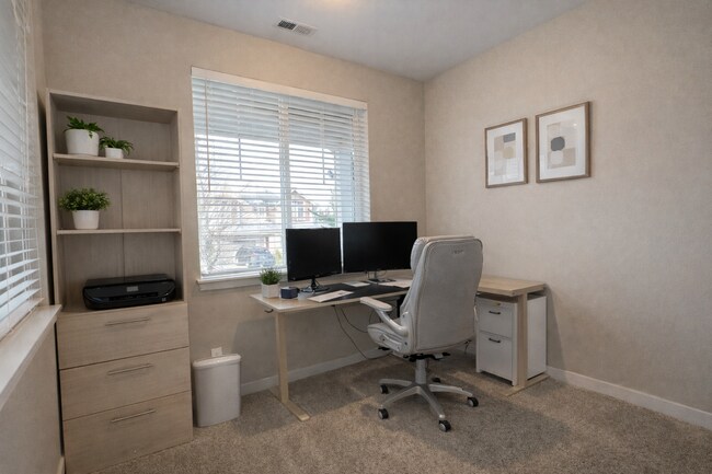 Building Photo - 34202 SE Ash St