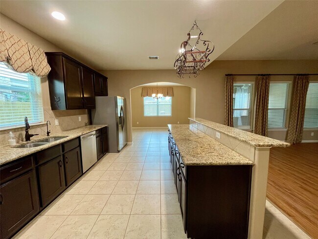 Building Photo - 2035 Borthwick Ln