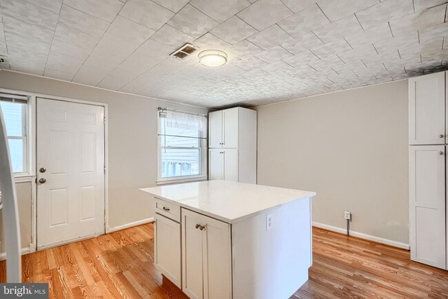 Building Photo - 602 Aldworth Rd