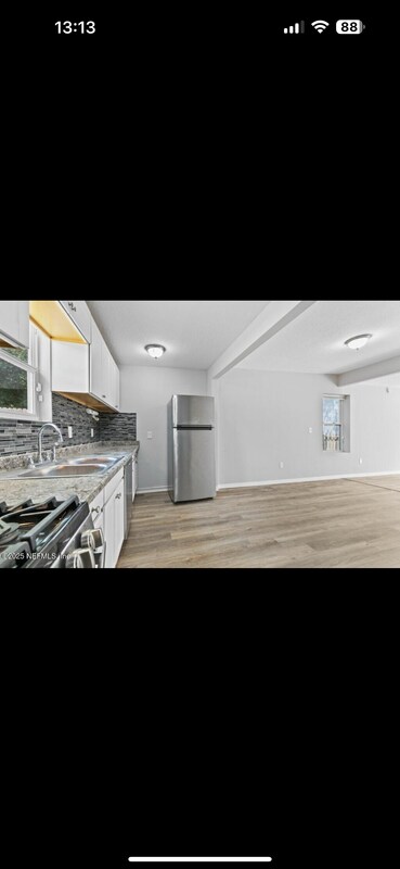 Building Photo - 9106 Jefferson Ave