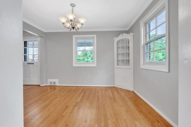Building Photo - 4306 Alton Pl NW