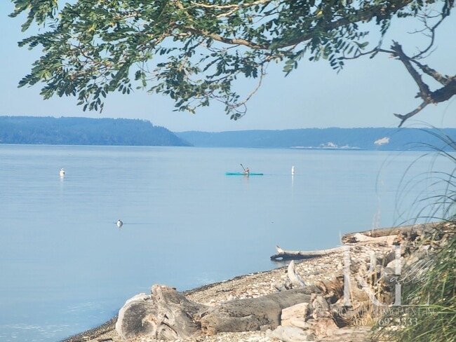 Building Photo - Waterfront Tudor | Private, Vintage Charm with Casita