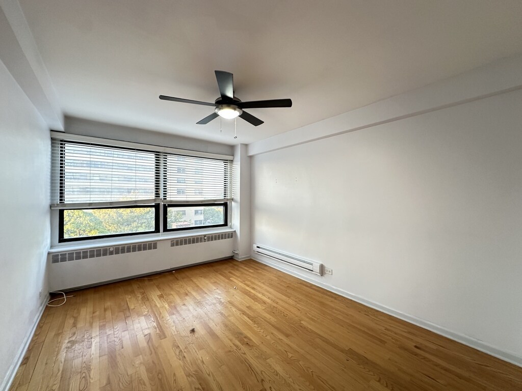 Building Photo - 4180 N Marine Dr