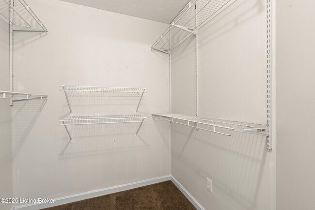 Building Photo - 8212 Grandel Pl