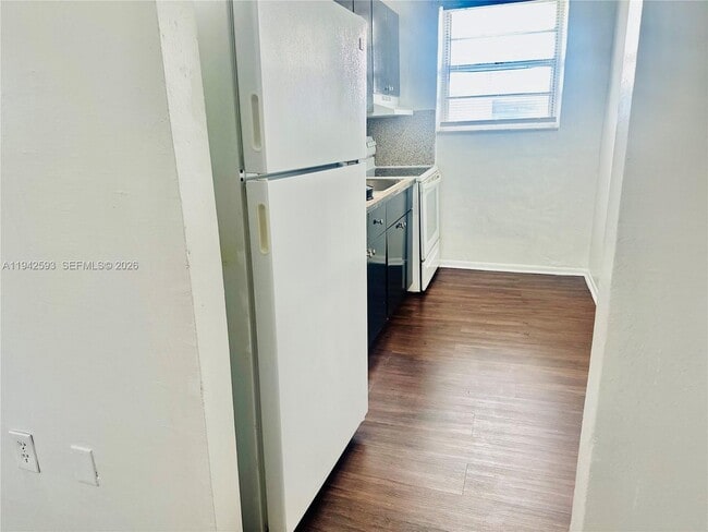 Building Photo - 1801 NW 2nd Ct