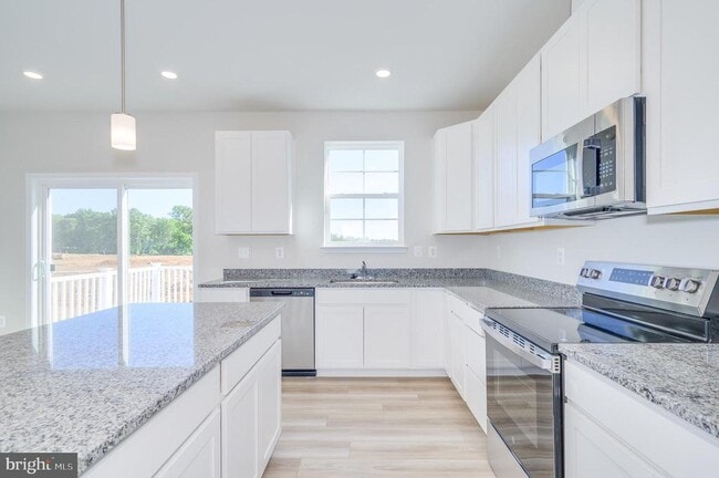 Building Photo - 450 Seeback Dr