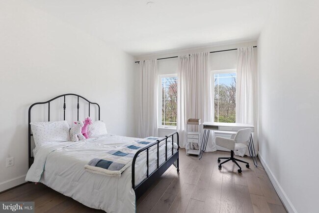 Building Photo - 20246 Northpark Dr