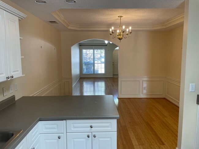 Building Photo - For Rent