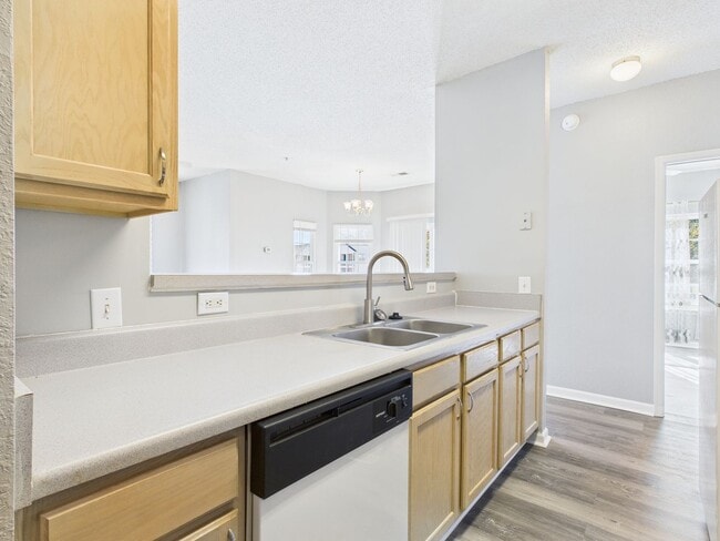 Building Photo - 801 Brassie Ln