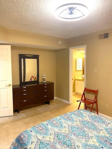 Building Photo - 2300 Old Spanish Trl