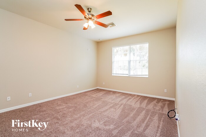 Building Photo - 479 Shadow Lakes Dr