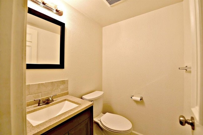 Building Photo - 6606 Hondo Bend