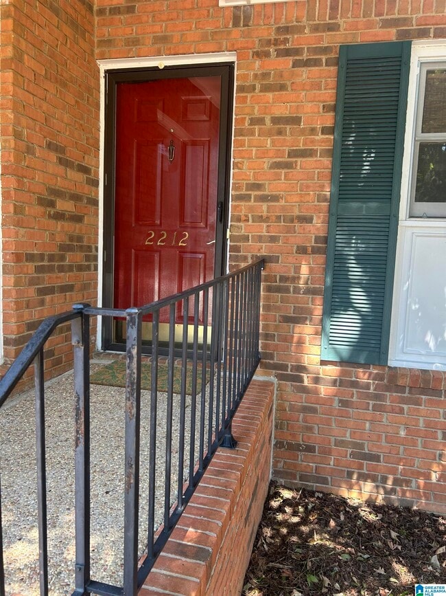 Building Photo - 2212 Ascot Ln