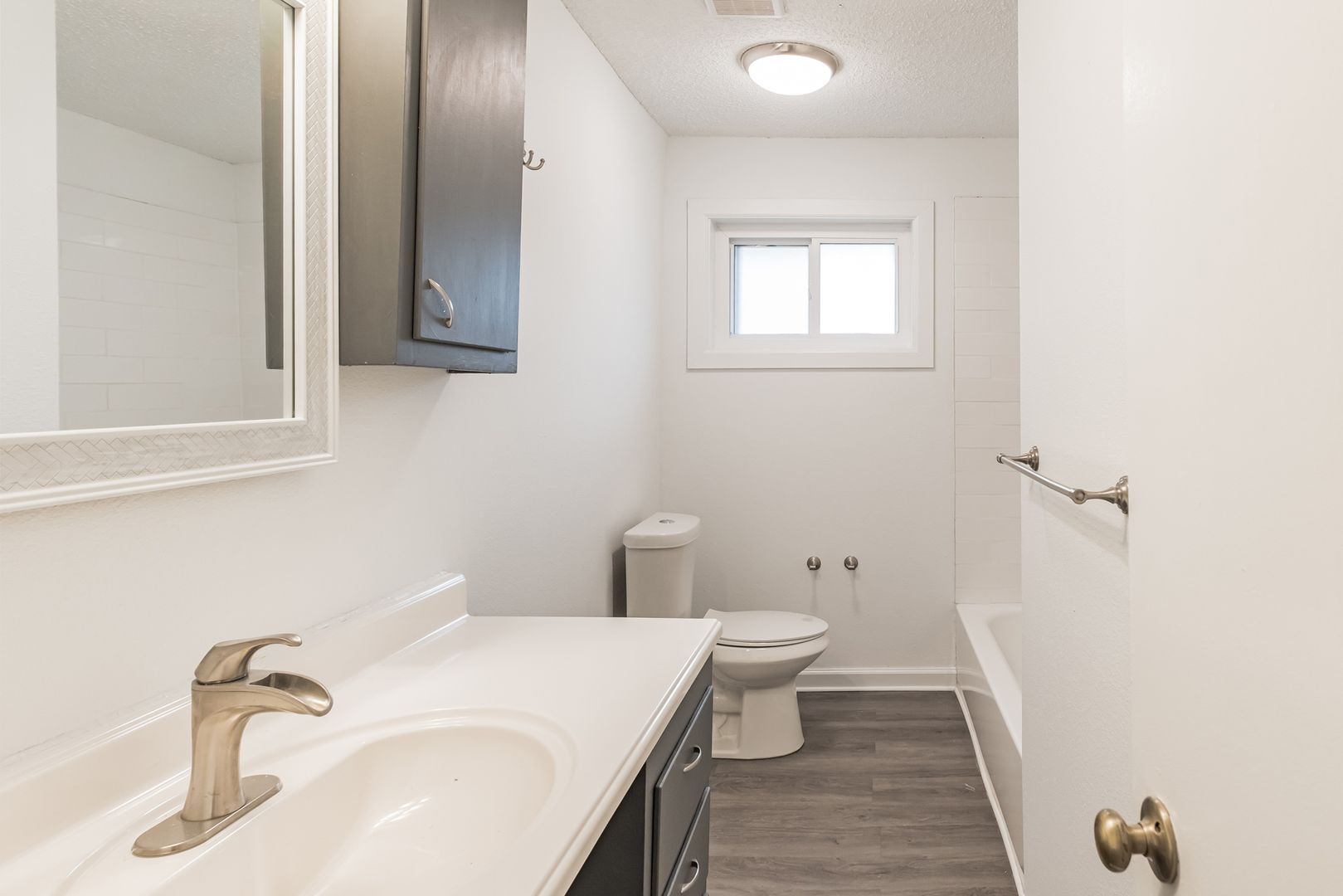 Building Photo - 1737 E 5th St