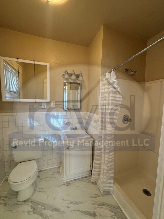 Building Photo - MALLORY 255