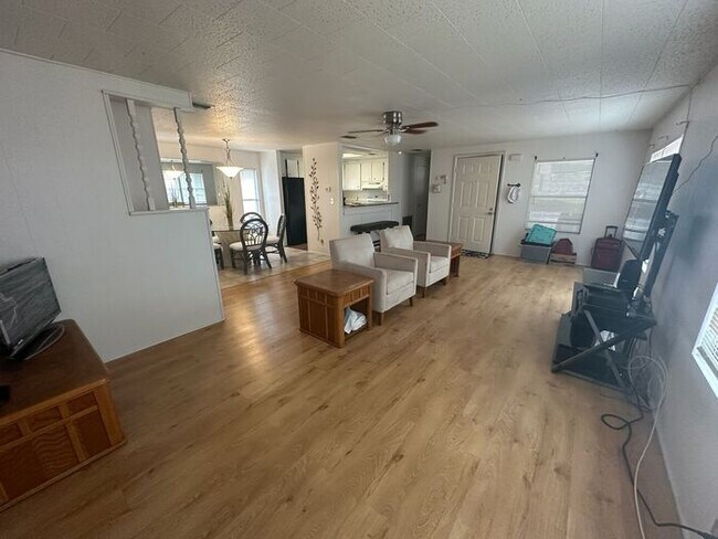 Building Photo - 55 and over 2 bed 2 bath home in Lake Mary!