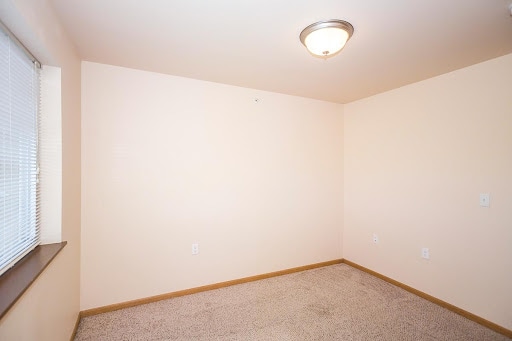 Building Photo - Elkhorn Apartments