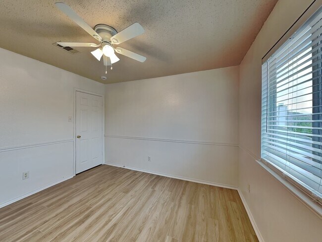 Building Photo - 8213 Cedarcrest Ln