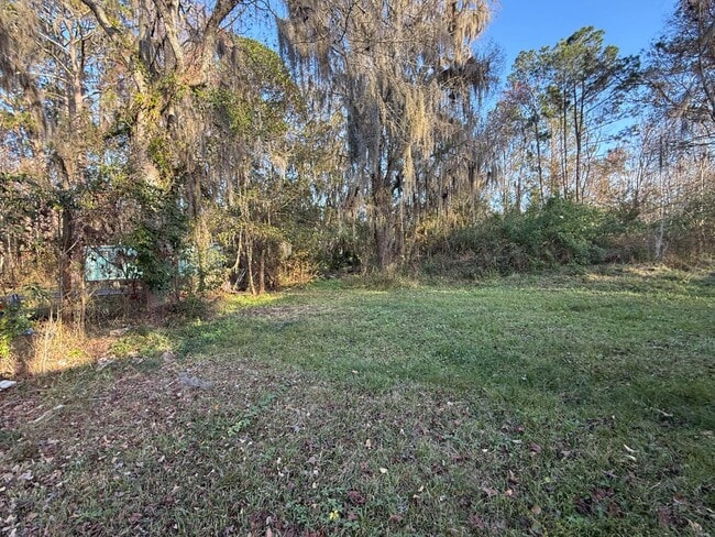 Building Photo - 503 Maple Ave