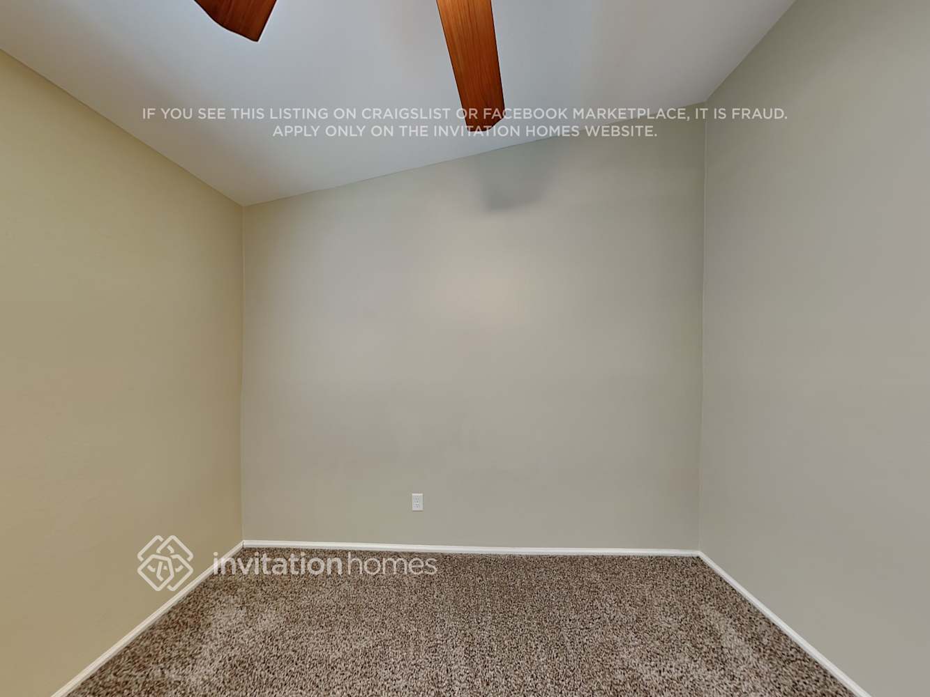 Building Photo - 1690 E Nancy Ave