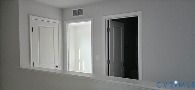 Building Photo - 325 Wilson Crk Dr