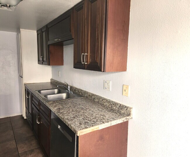 Building Photo - Prime Mesa Location with Community Pool & Strong Rental Appeal