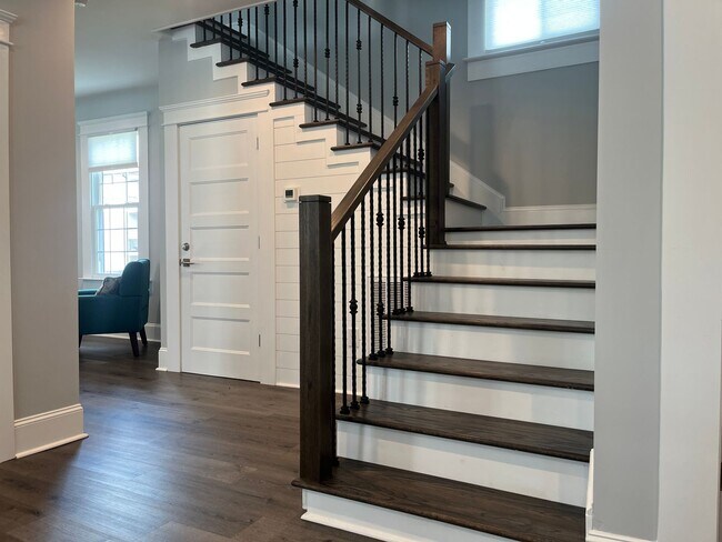 Building Photo - Gorgeous Brand New 3/2 Move In Ready Now!