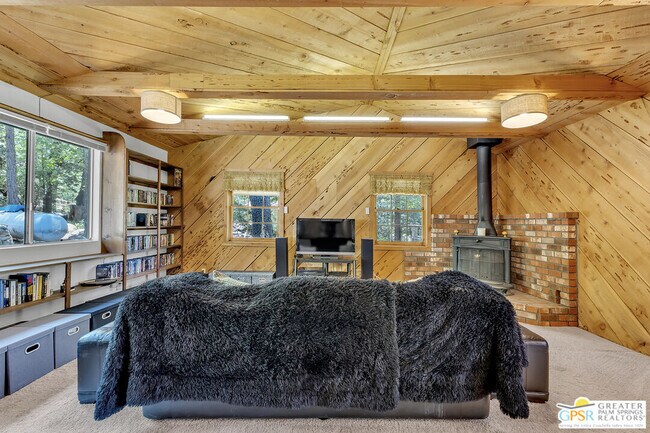 Building Photo - 25465 Seneca Dr