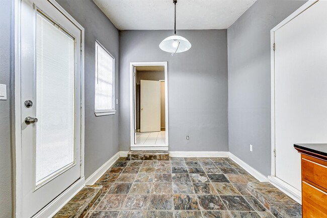 Building Photo - 5519 Burlinghall Dr