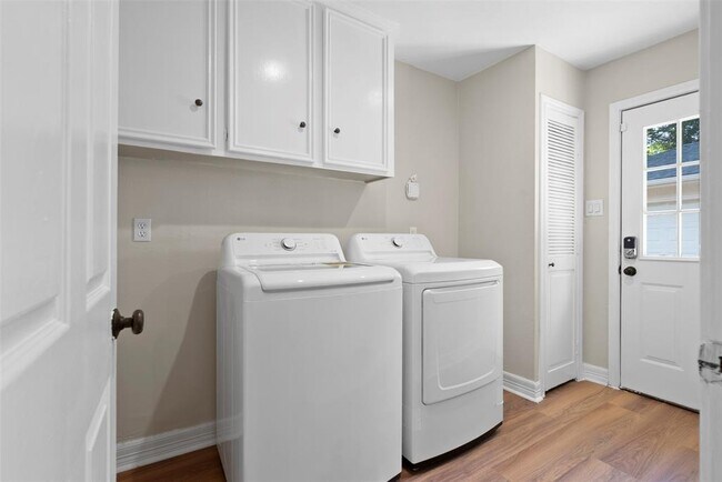 Building Photo - 12434 Briar Forest Dr