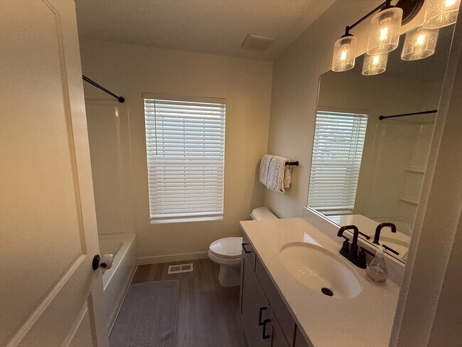 Building Photo - 9277 N Scenic Mountain Dr