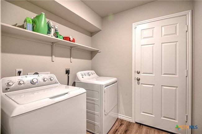 Building Photo - 1957 Rosson St