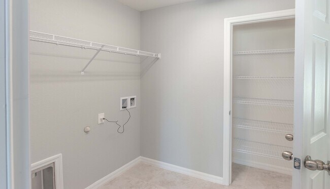 Building Photo - 916 SW 24th St