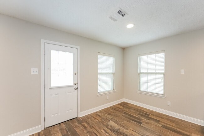 Building Photo - 19235 Danphe Landing Ct