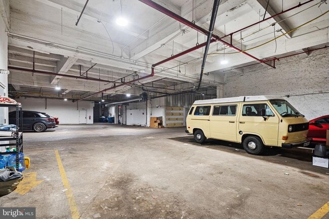 Building Photo - 810 N Hancock St