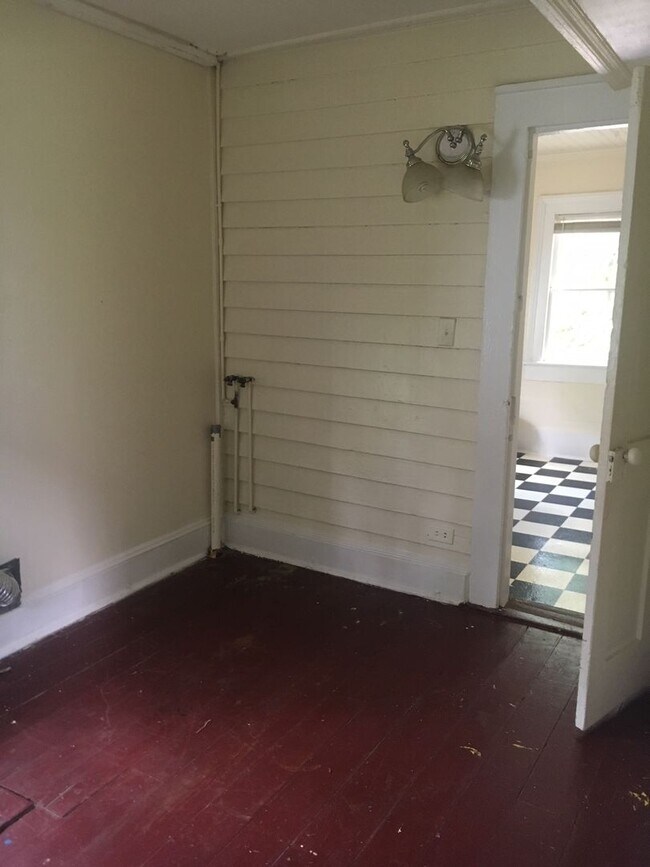 Building Photo - S. 7th Street 121