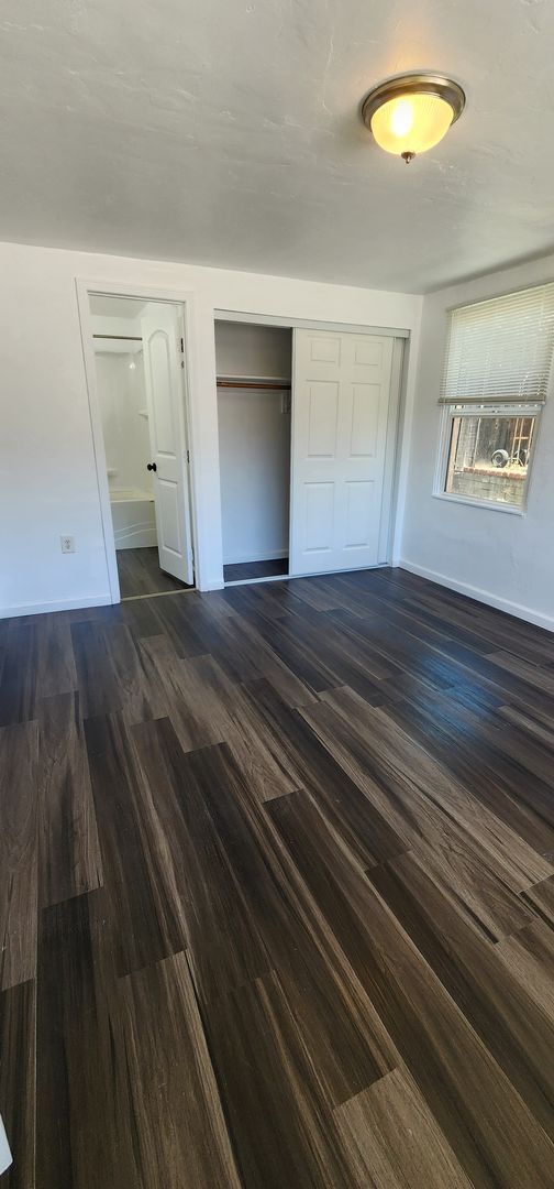 Building Photo - $500 Move in Special!! Spacious 3bdr house near College Grove!