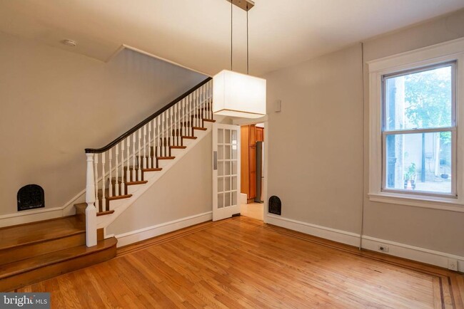Building Photo - 1221 Marlborough St