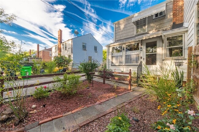 Building Photo - 1501 E 248th St