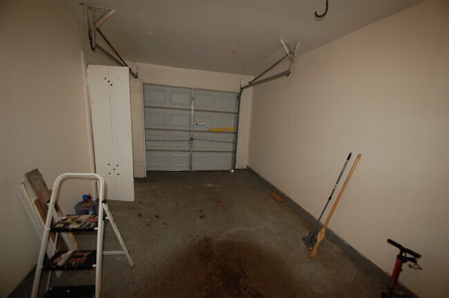 Building Photo - 5822 Grape St
