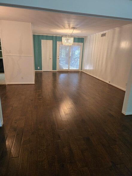 Building Photo - 8604 Baltimore Dr