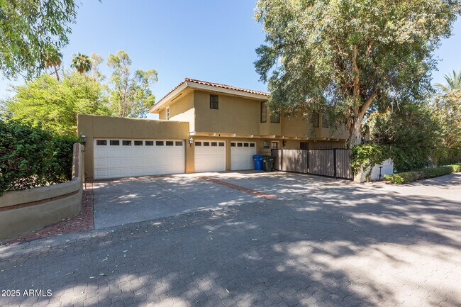 Building Photo - 49 Biltmore Estates Dr