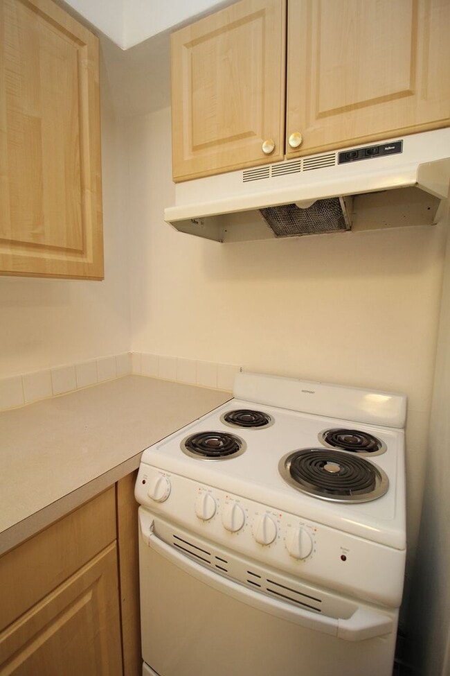 Building Photo - 1902-1910 N Kilpatrick St - Kenton