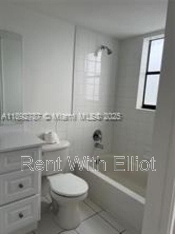 Building Photo - 500 NE 2nd St