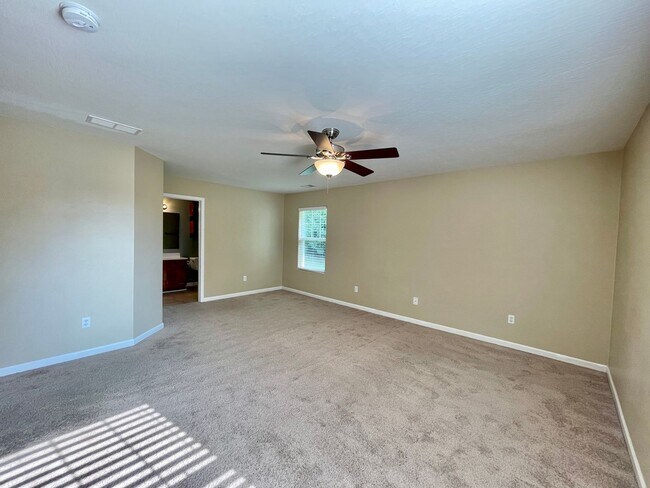 Building Photo - 2029 Drummond Dr