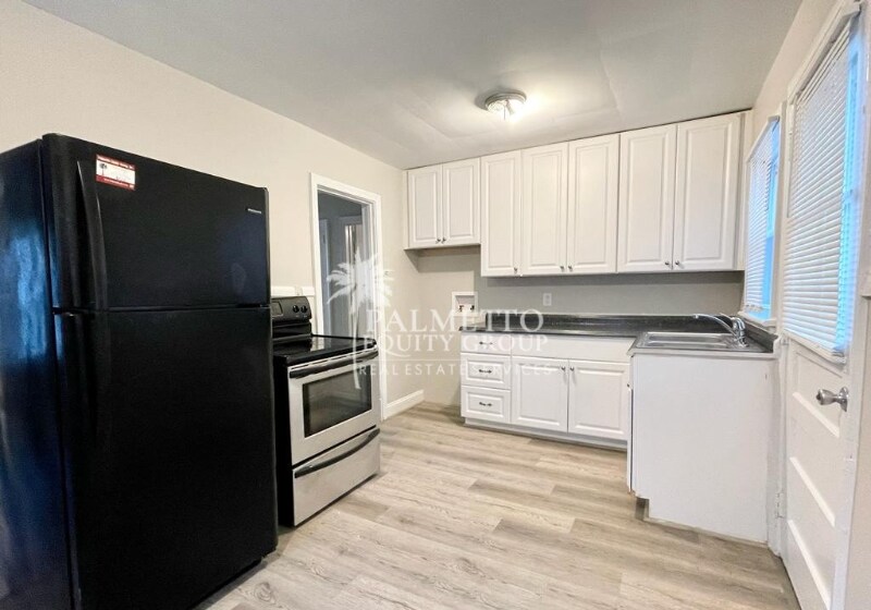 Building Photo - 1020 Portland St